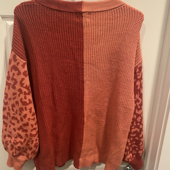 Leopard colorblock sweater - Picture 2 of 2